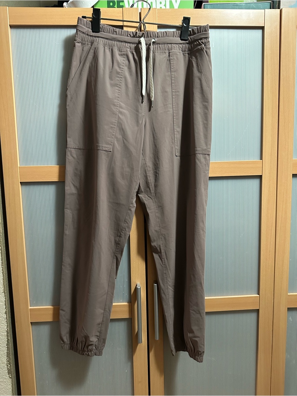 Vuori Taupe Women’s Miles Jogger Pants drawstring Casual Comfort Medium